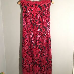 Tadashi SHOJI SZ 6 perfect condition. Knee length.
